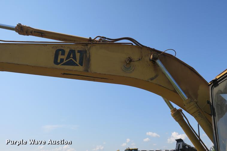 image for item DE3790 1996 Caterpillar 320 excavator