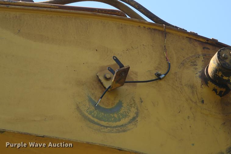 image for item DE3790 1996 Caterpillar 320 excavator