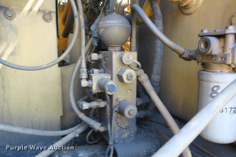 image for item DE3790 1996 Caterpillar 320 excavator