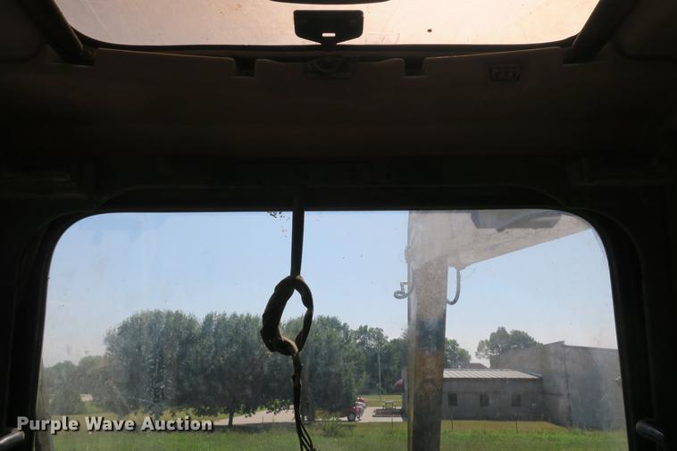 image for item DE3790 1996 Caterpillar 320 excavator