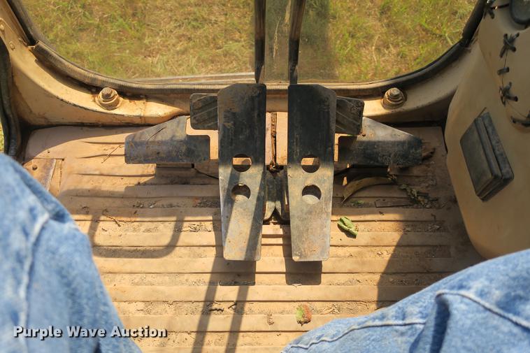 image for item DE3790 1996 Caterpillar 320 excavator