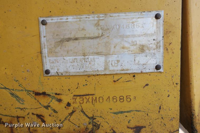 image for item DE3790 1996 Caterpillar 320 excavator