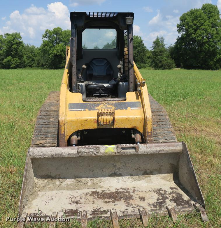 image for item DE3791 2005 Caterpillar 277B skid steer