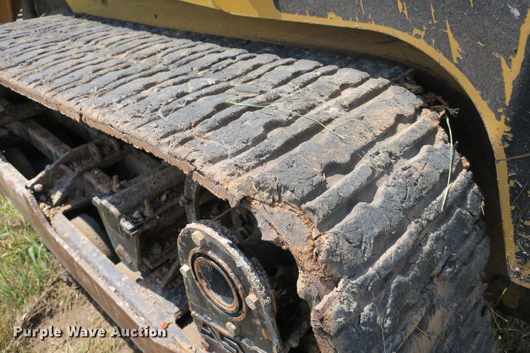 image for item DE3791 2005 Caterpillar 277B skid steer