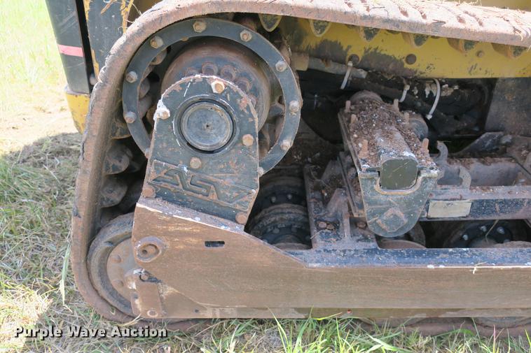 image for item DE3791 2005 Caterpillar 277B skid steer