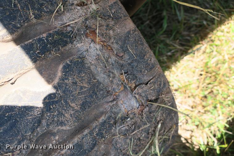 image for item DE3791 2005 Caterpillar 277B skid steer