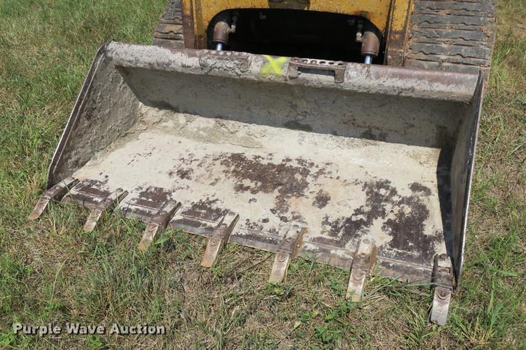 image for item DE3791 2005 Caterpillar 277B skid steer