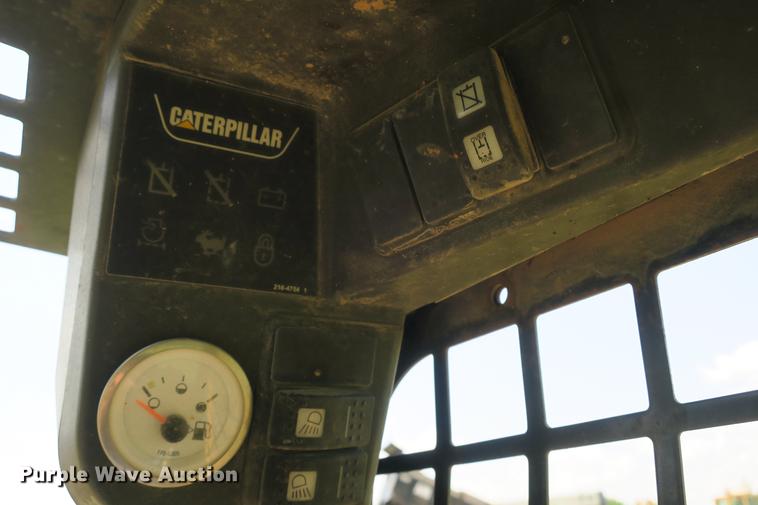 image for item DE3791 2005 Caterpillar 277B skid steer