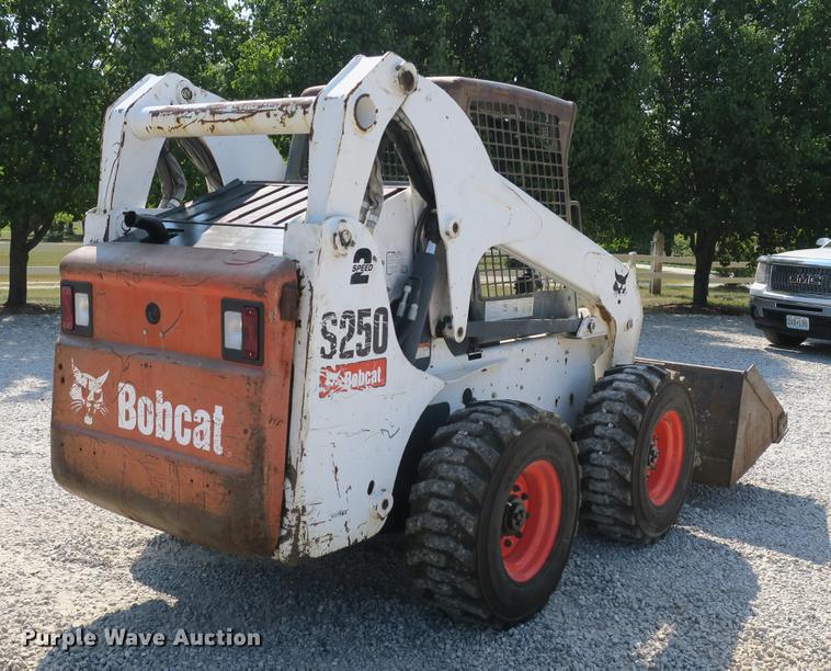 image for item DE3795 2007 Bobcat S250 skid steer