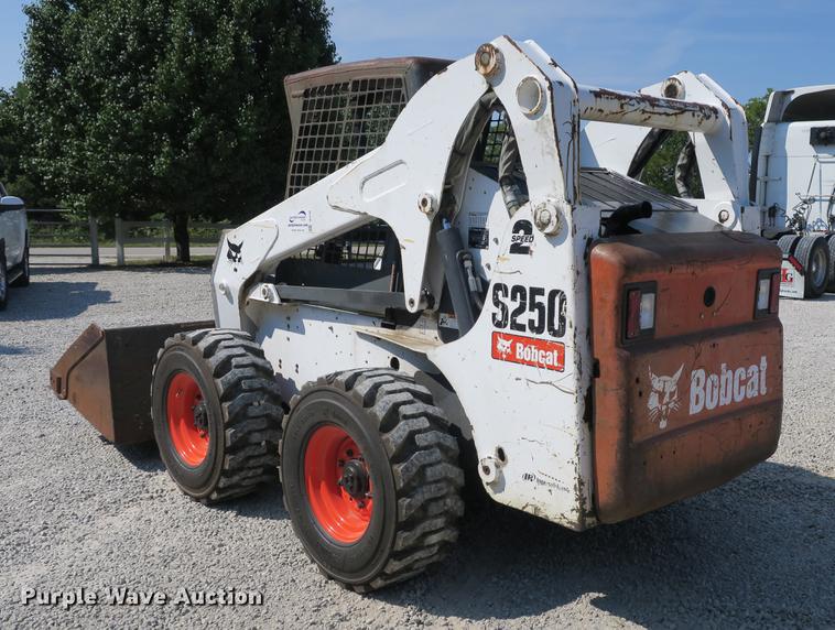 image for item DE3795 2007 Bobcat S250 skid steer