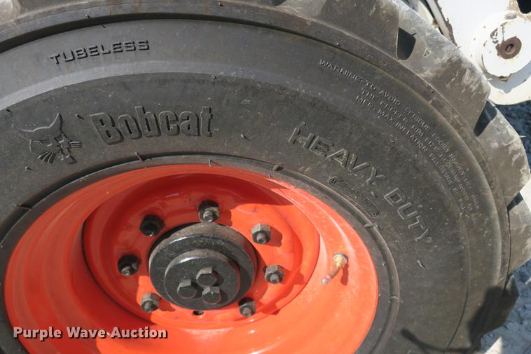 image for item DE3795 2007 Bobcat S250 skid steer