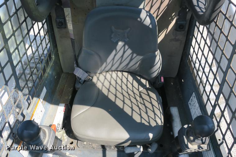 image for item DE3795 2007 Bobcat S250 skid steer