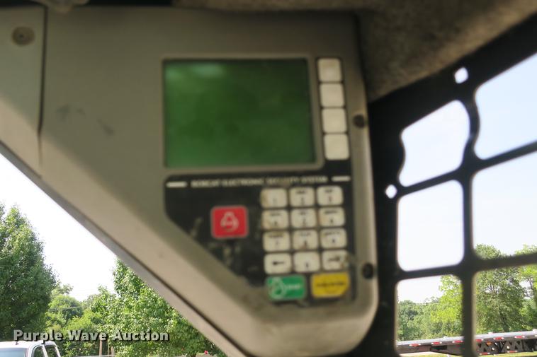 image for item DE3795 2007 Bobcat S250 skid steer