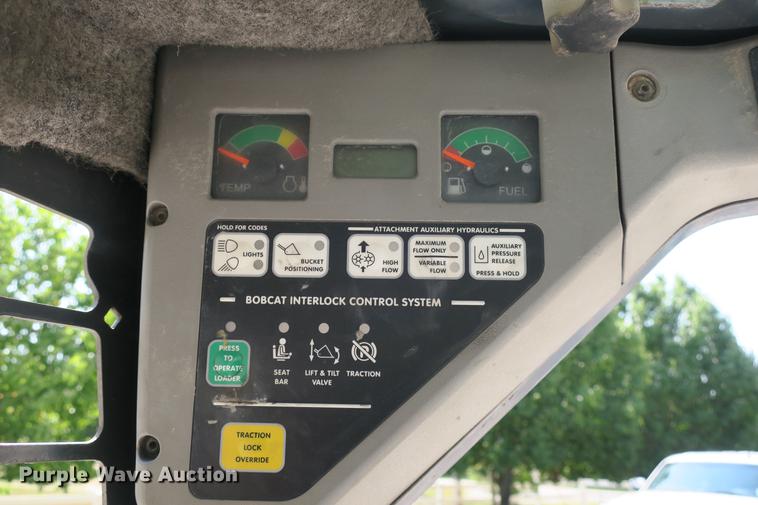 image for item DE3795 2007 Bobcat S250 skid steer