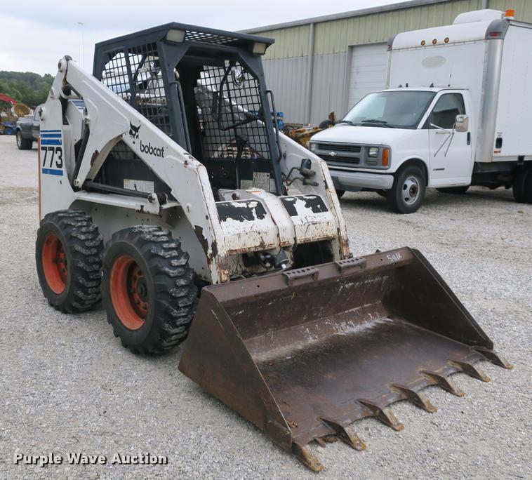 image for item DE3796 1999 Bobcat 773 skid steer
