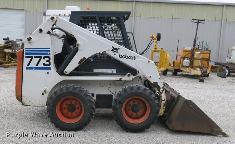 image for item DE3796 1999 Bobcat 773 skid steer