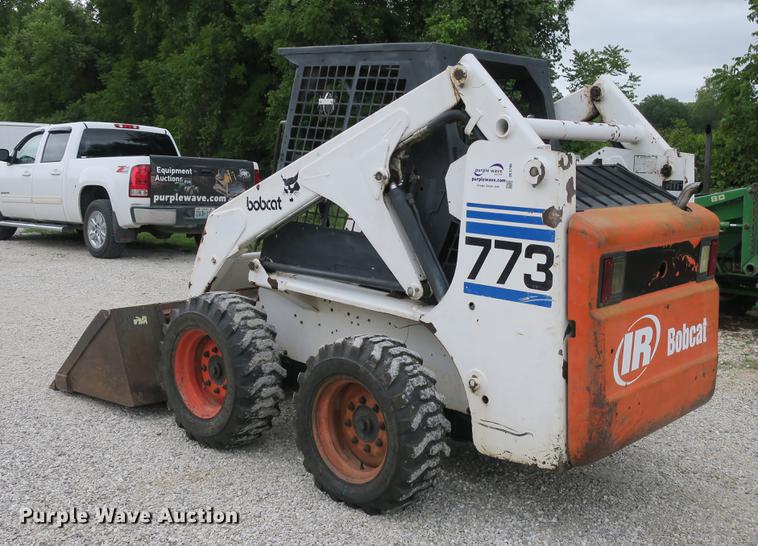 image for item DE3796 1999 Bobcat 773 skid steer