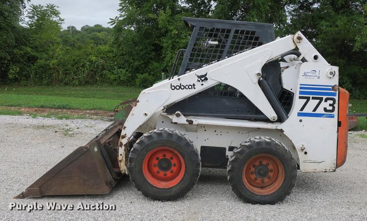 image for item DE3796 1999 Bobcat 773 skid steer
