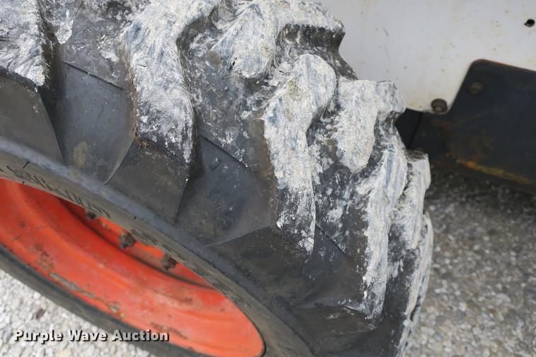 image for item DE3796 1999 Bobcat 773 skid steer