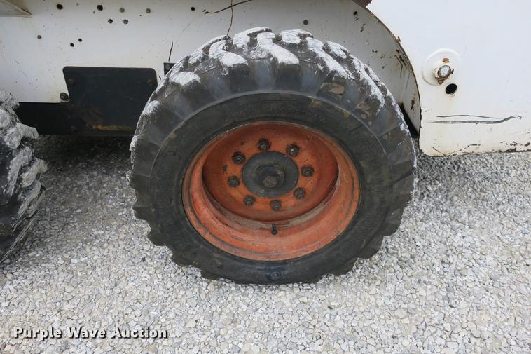 image for item DE3796 1999 Bobcat 773 skid steer