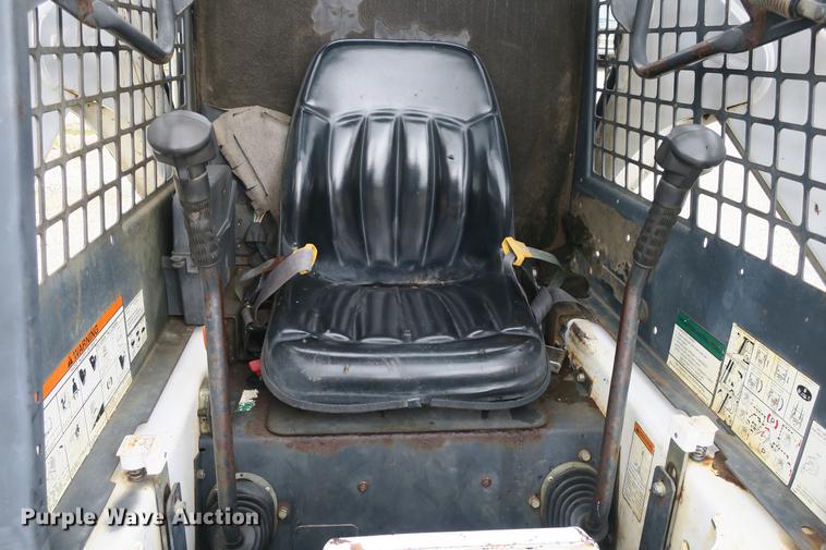 image for item DE3796 1999 Bobcat 773 skid steer