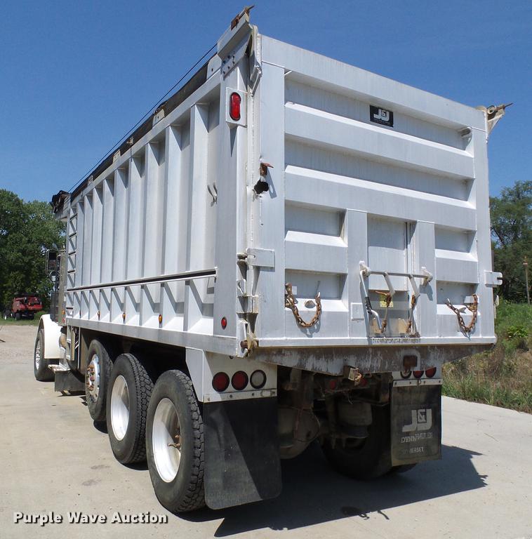 image for item DE5107 1989 Peterbilt 379 dump truck