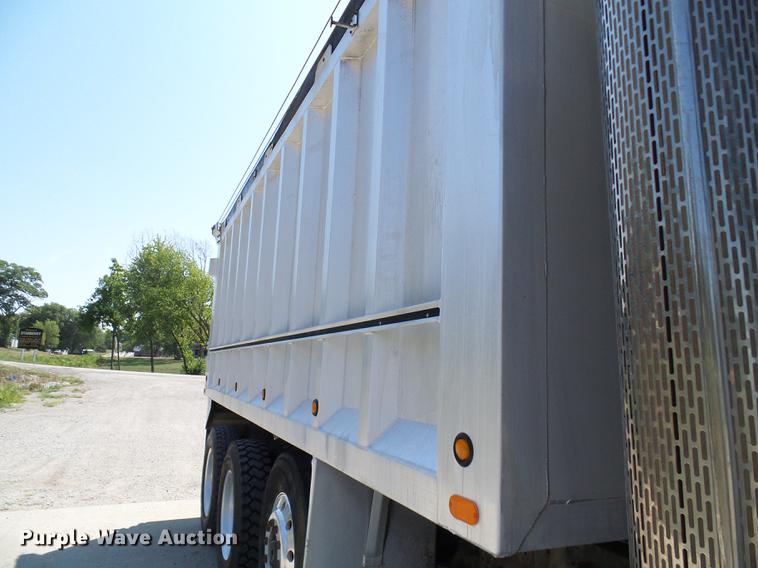 image for item DE5107 1989 Peterbilt 379 dump truck