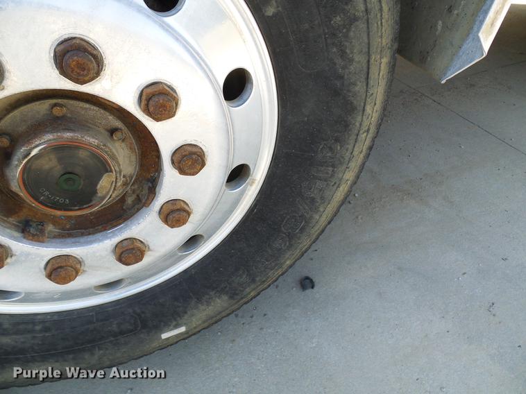 image for item DE5107 1989 Peterbilt 379 dump truck