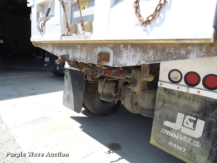 image for item DE5107 1989 Peterbilt 379 dump truck