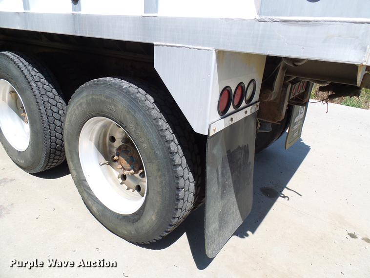 image for item DE5107 1989 Peterbilt 379 dump truck