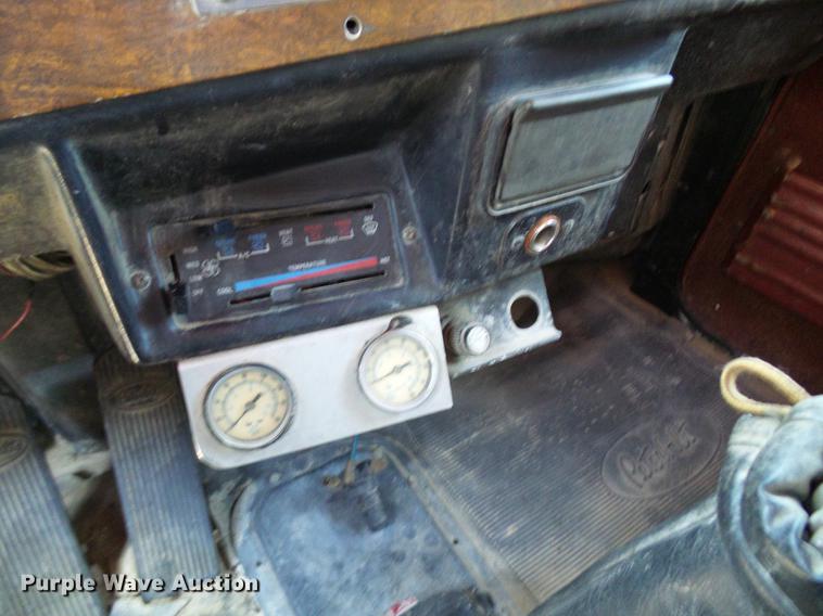 image for item DE5107 1989 Peterbilt 379 dump truck