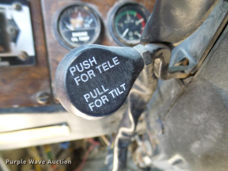 image for item DE5107 1989 Peterbilt 379 dump truck