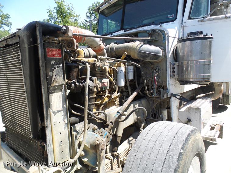 image for item DE5107 1989 Peterbilt 379 dump truck