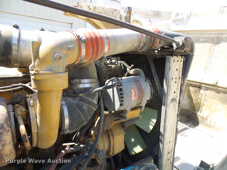 image for item DE5107 1989 Peterbilt 379 dump truck