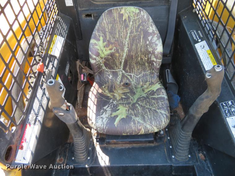 image for item DE6373 John Deere 270 skid steer