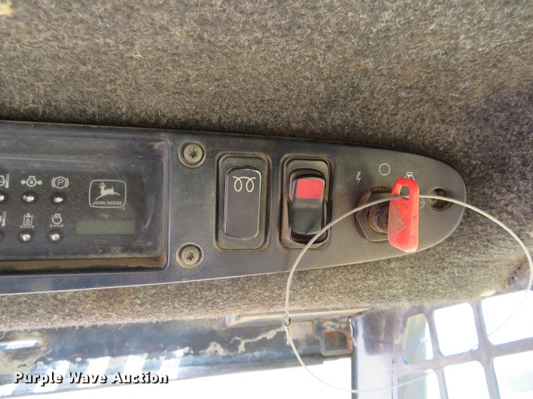 image for item DE6373 John Deere 270 skid steer