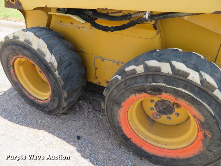 image for item DE6373 John Deere 270 skid steer