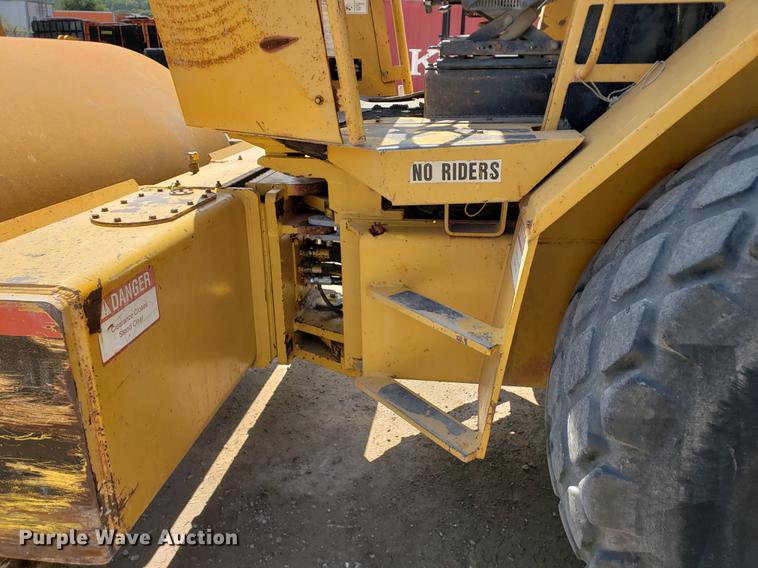 image for item DF2393 Hypac 850B single drum roller