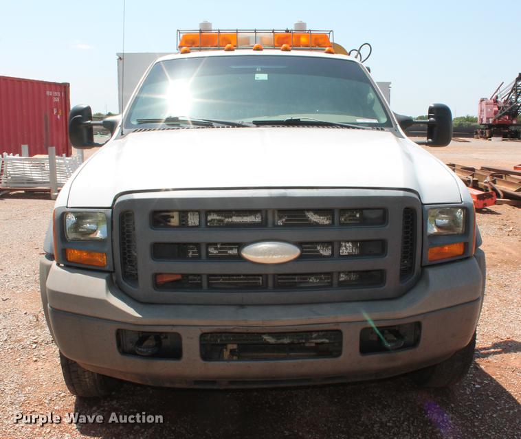 image for item DZ9972 2005 Ford F550 Super Duty XL service truck