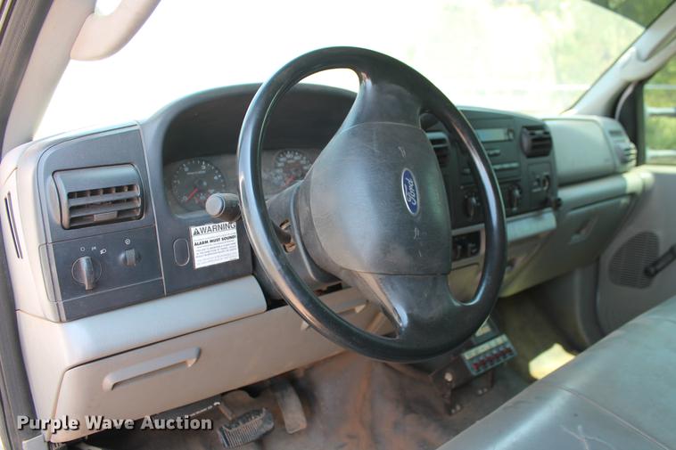 image for item DZ9972 2005 Ford F550 Super Duty XL service truck