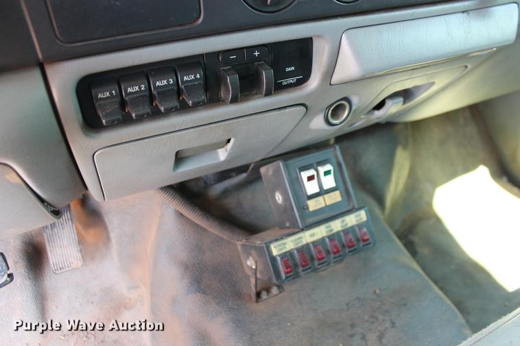 image for item DZ9972 2005 Ford F550 Super Duty XL service truck