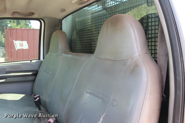 image for item DZ9972 2005 Ford F550 Super Duty XL service truck