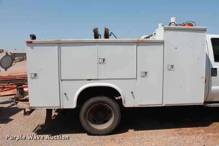 image for item DZ9972 2005 Ford F550 Super Duty XL service truck
