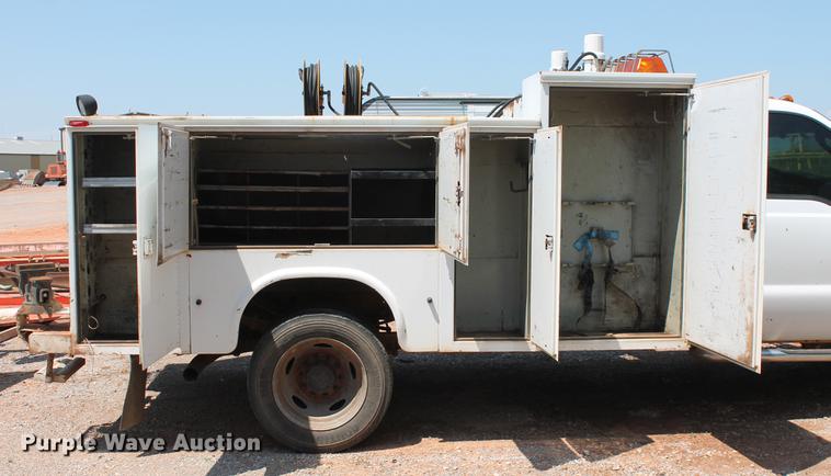 image for item DZ9972 2005 Ford F550 Super Duty XL service truck