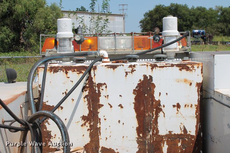 image for item DZ9972 2005 Ford F550 Super Duty XL service truck