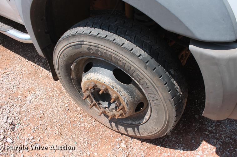 image for item DZ9972 2005 Ford F550 Super Duty XL service truck