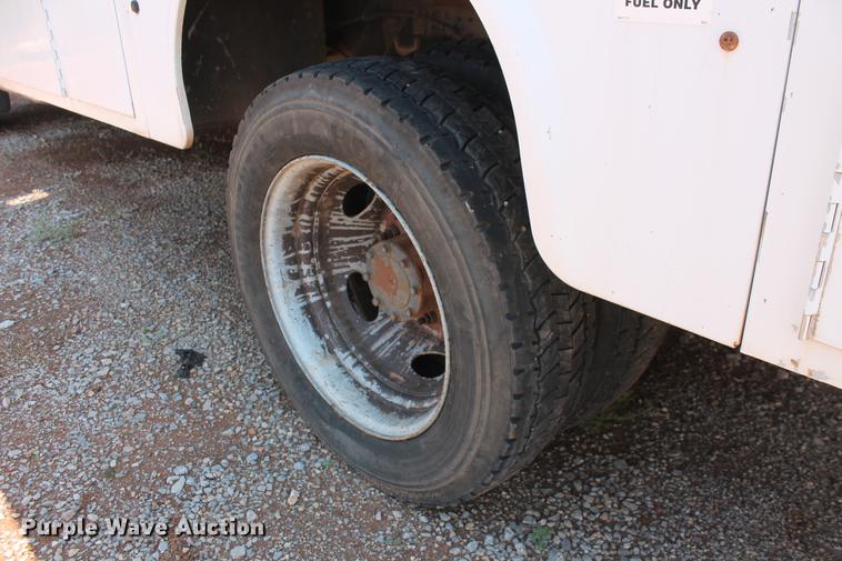 image for item DZ9972 2005 Ford F550 Super Duty XL service truck