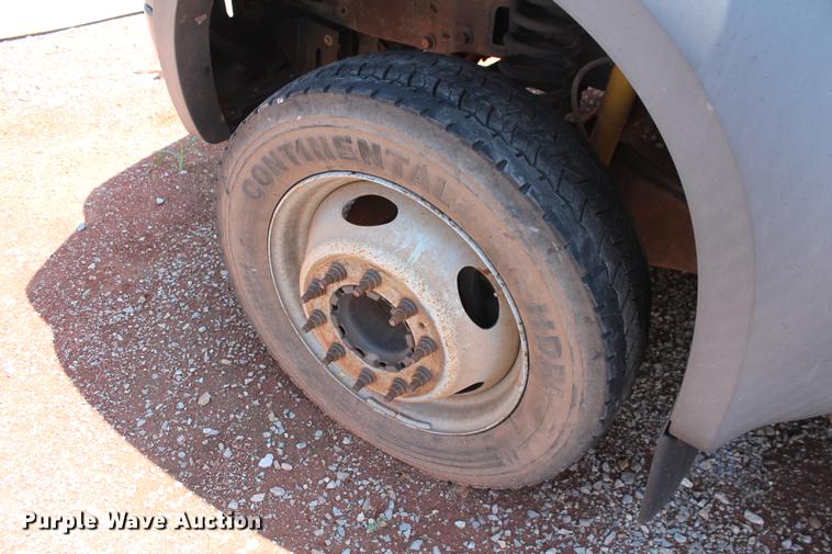 image for item DZ9972 2005 Ford F550 Super Duty XL service truck