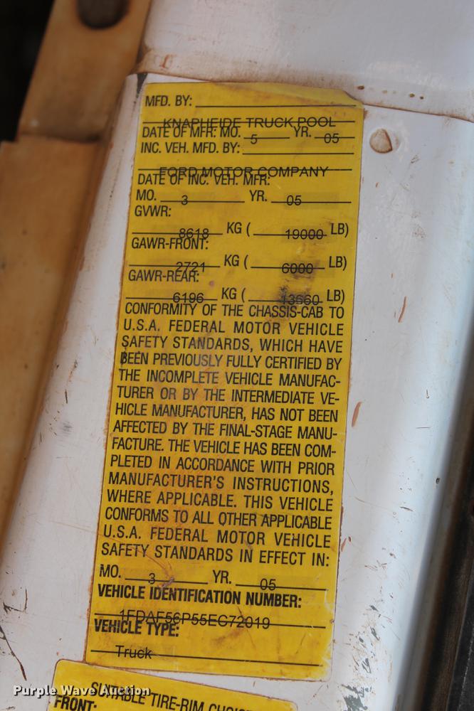 image for item DZ9972 2005 Ford F550 Super Duty XL service truck