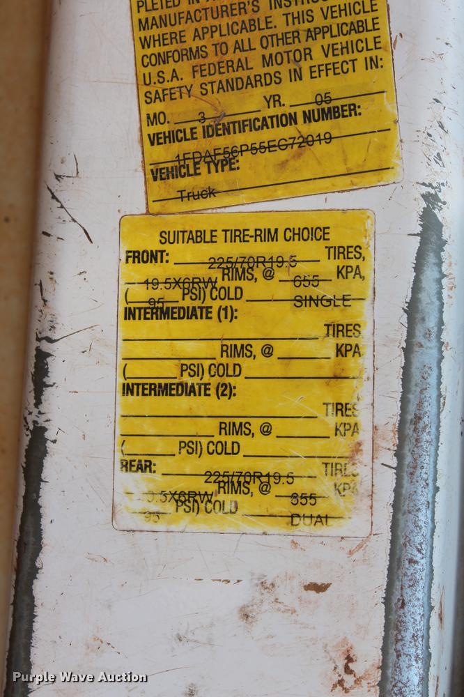 image for item DZ9972 2005 Ford F550 Super Duty XL service truck